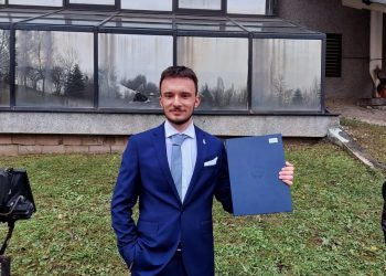 Almin Pehilj stekao zvanje Bachelor politologije