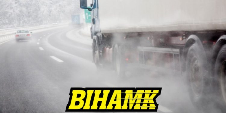 BIHAMK: Klizav kolovoz, magla i niska oblačnost smanjuju vidljivost