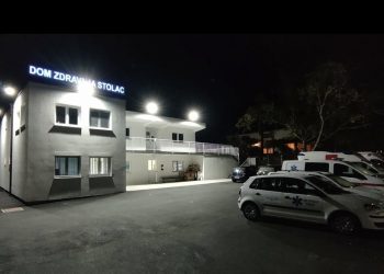 U znak zahvalnosti i podrške: Esad Omanić u novogodišnjoj noći posjetio Dom zdravlja Stolac – Uzinovići