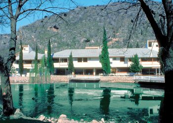 Nova godina u Hotelu Bregava: Stolac prije rata kroz muziku i ples