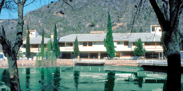 Nova godina u Hotelu Bregava: Stolac prije rata kroz muziku i ples