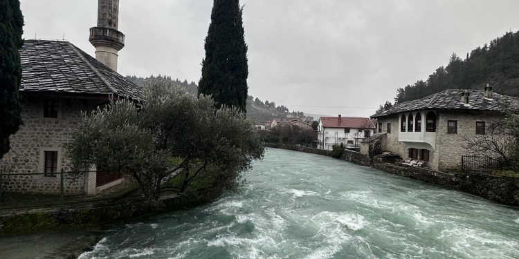 Narednih dana oblačno sa slabom kišom