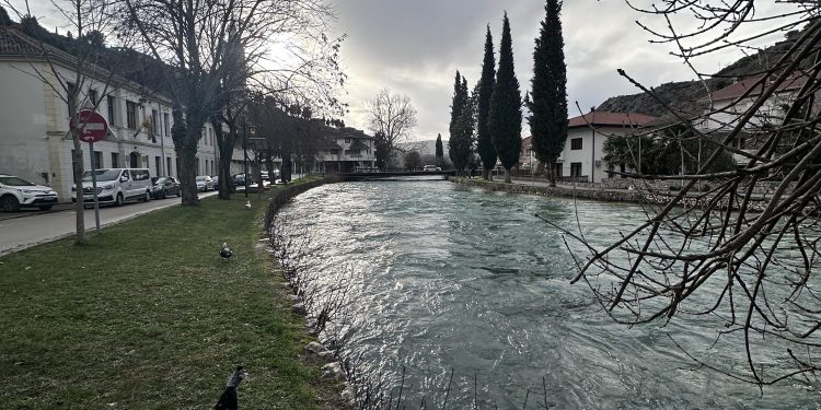 U narednim danima oblačno i kišovito, stabilizacija sredinom sedmice
