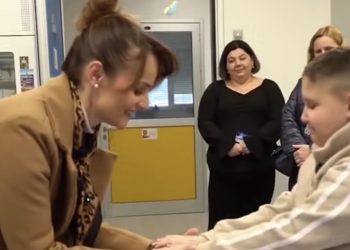 Darivanje dječaka s pedijatrije u Mostaru: Humanost Aldijane Šuta