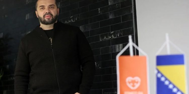 Osnivač Pomozi.ba Elvir Karalić predložen za Šestoaprilsku nagradu Grada Sarajeva