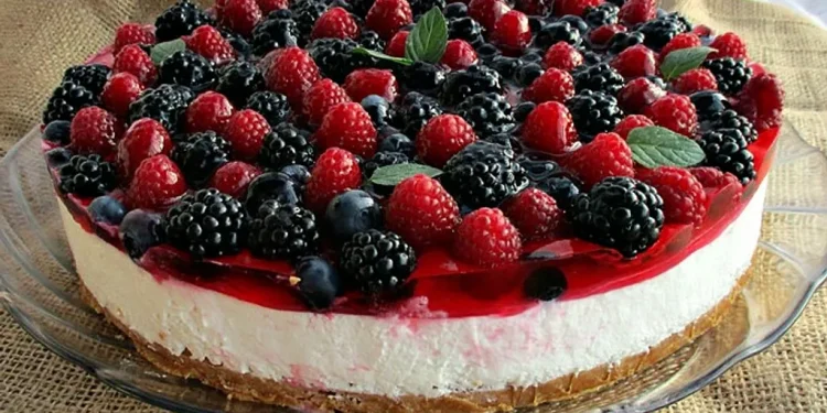 Osvježavajući desert za iftar: Cheesecake sa šumskim voćem