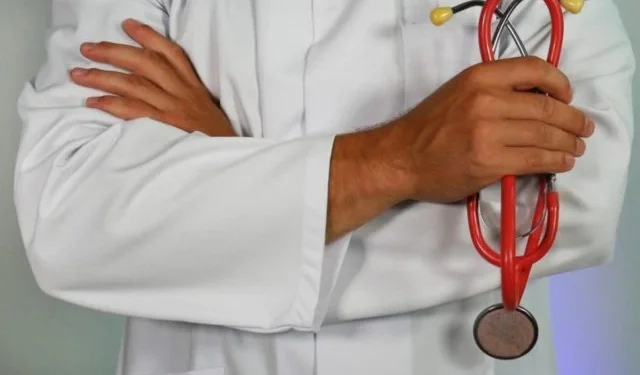 NIJE SE NI OSUŠILA TINTA S JUČERAŠNJEG UGOVORA, A DOKTORI U HNK VEĆ TRAŽE POVEĆANJE PLATE