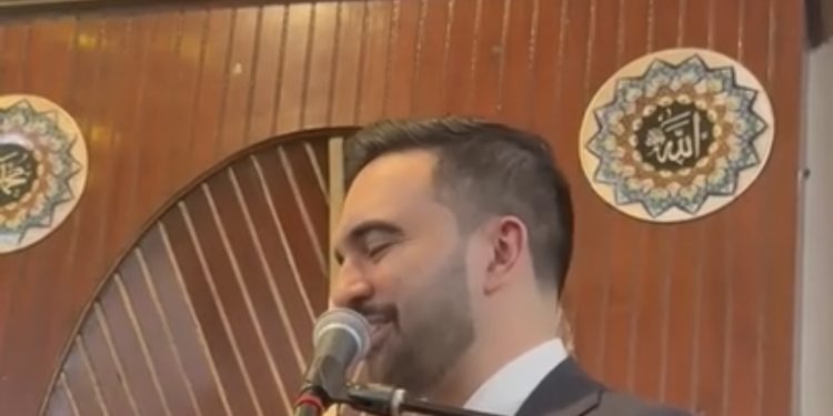 Mamdani na iftaru kod Bošnjaka: U emotivnom govoru podsjetio na stradanja, ali i otkrio ljubav prema ćevapima