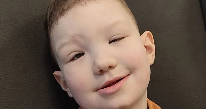 Dječak Loris (4) boluje od rijetkog genetskog oboljenja, sakuplja se novac za nastavak njegovog liječenja