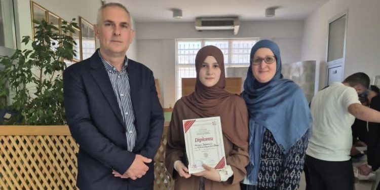 Učenica Prve osnovne škole Stolac Merjem Šabanović osvojila drugo mjesto na regionalnom takmičenju iz islamske vjeronauke