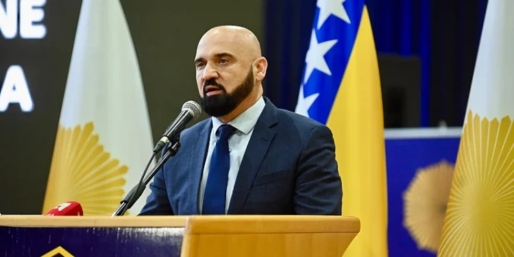 POSKOK u prostorijama Federalnog MUP-a: Pretresaju i kabinet Rame Isaka, oduzet mu mobitel