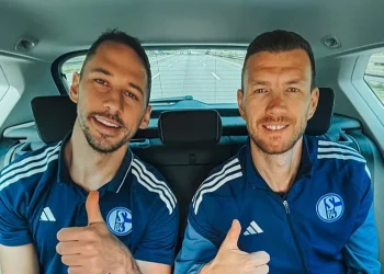 Schalke objavio fotografiju Džeke i Katića: “FC Bosna 04 također stiže”