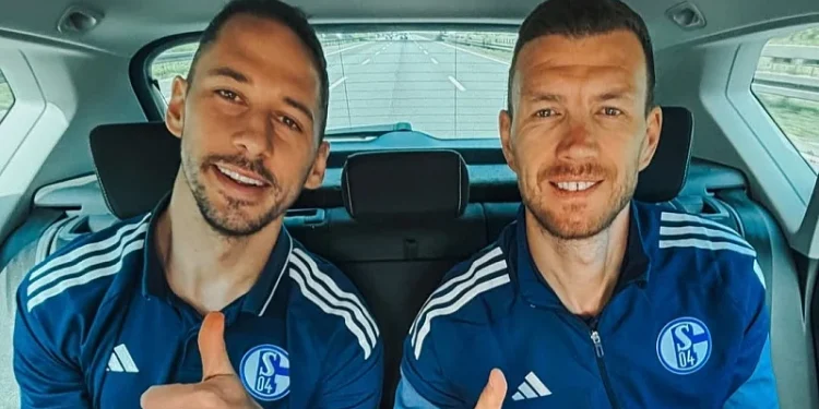 Schalke objavio fotografiju Džeke i Katića: “FC Bosna 04 također stiže”