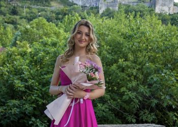Lana Pirija učenica generacije Srednje škole Stolac: Primjer znanja, rada i odgovornosti