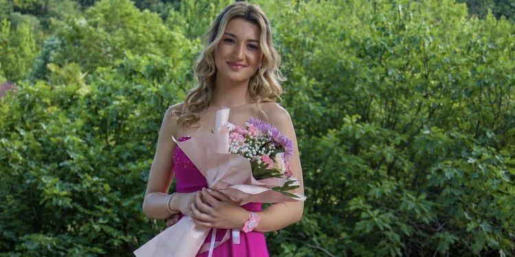 Lana Pirija učenica generacije Srednje škole Stolac: Primjer znanja, rada i odgovornosti
