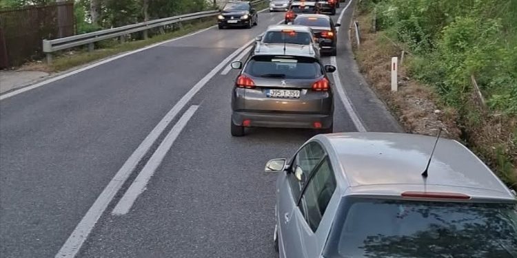 Kilometarske kolone na pravcu Neum – Stolac – Sarajevo: Gužve duge do 12 kilometara