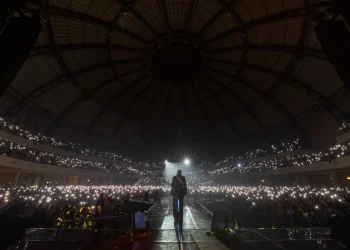 Dino Merlin ispisao historiju u Festhalle Frankfurt i osvojio prestižni “Sold Out Award”