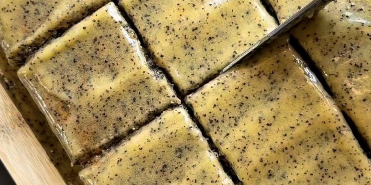Mak i limun – savršena kombinacija za ljetno osvježenje: Kolač koji će osvojiti već na prvi zalogaj
