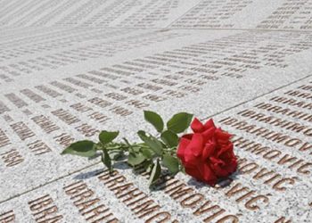 Dan žalosti u Federaciji BiH: U znak sjećanja na žrtve genocida u Srebrenici
