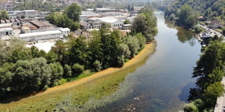 Neretva izgubila prepoznatljivu zelenu boju: Aktivisti upozoravaju na novo zagađenje u Konjicu