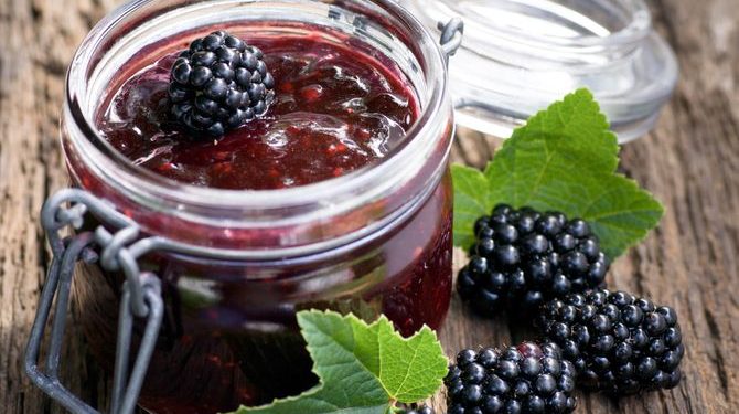 KAD HERCEGOVINA ZATVORI LJETO U TEGLICU: SLATKO OD KUPINA KOJE MIRIŠE NA STOLAC