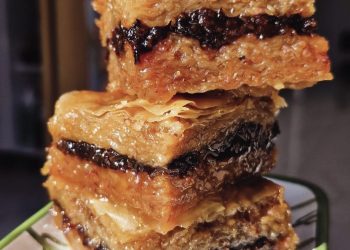 BAKLAVA SA SUHIM ŠLJIVAMA I ORASIMA: STARI OKUS STOLAČKIH KUĆA