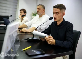 UDARATI U GLAVU ČINJENICAMA I ISTINOM“: PREDSTAVLJENA KNJIGA KOJA OTVARA NAJTEŽA PITANJA O STOCU