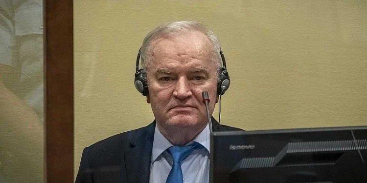 ODBIJENO PUŠTANJE RATKA MLADIĆA: DOŽIVOTNI ZATVOR OSTAJE NA SNAZI